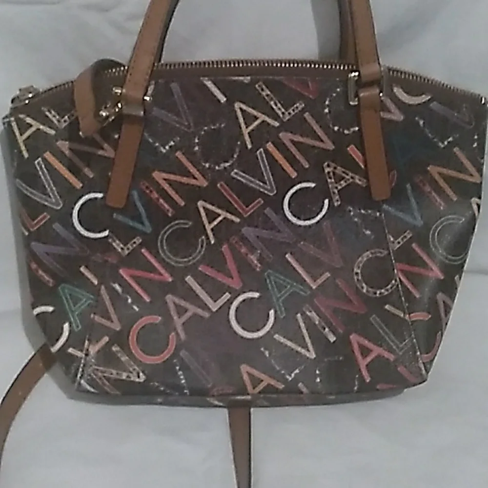 Calvin Klein Bag with Dark Background and Monogram Print (L1) - Picture 9 of 14